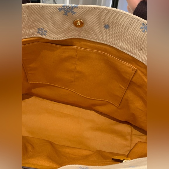 SOLD 🔥 New with Tags Coach x Peanuts Snoppy Tote Purse 🔥 - Picture 6 of 12